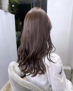 暗髪でも毛先に透明感　ラベンダーグレージュカラー - LAIFAI掲載