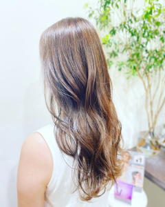 ローライトがアクセントの立体感ロング - LAIFAI掲載