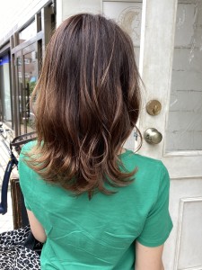 大人可愛いゆるふわくびれ外ハネセミディ30代40代梅ヶ丘美容 - CHAINON掲載