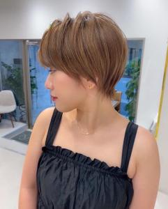 マロンベージュ Aラインボブドレスヘアかきあげロング - NeiRo 錦糸町 ショートカット 髪質改善掲載