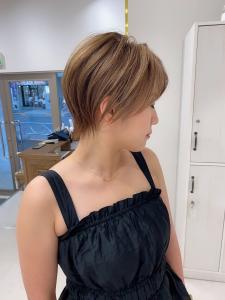 ボブカーキグレージュマッシュショート大人かわいい - NeiRo 日本橋 ショートカット髪質改善掲載