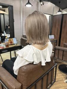 ミルクティーベージュ　グレージュ　切りっぱなしボブ - ARCANA 明治神宮前 表参道 原宿掲載