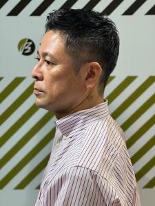 大人の刈り上げスタイル - BARBER-BAR 四谷店掲載