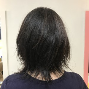 セミロングウルフクセ毛風ウェーブ - 美容室Stella掲載