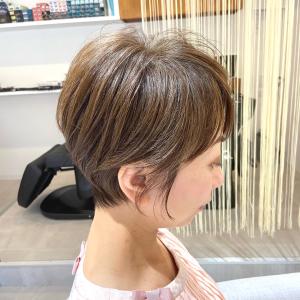 脱白髪染め×コンパクトショート☆ - Colza掲載
