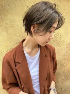 カーキアッシュ くびれヘア ショートウルフ  - ALLYS shibuya掲載