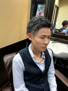 メッシュスツイストバイラルパーマ - ヒロ銀座BARBER SHOP 秋葉原店掲載