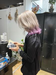 ホワイトベージュ　デザインカラー　ラベンダーカラー - ARCANA 明治神宮前 表参道 原宿掲載