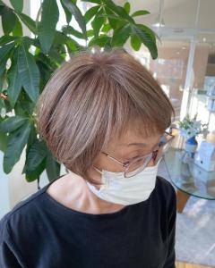 脱白髪染めカラー×ショートボブ - SARA 新宮店掲載