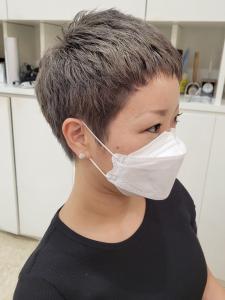ベリーショート×ハイトーンアッシュベージュ - e.m.a PREMIUM BEAUTY SALON掲載