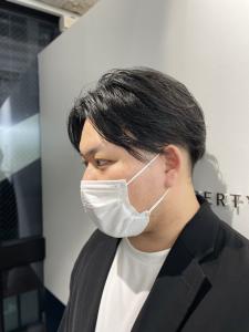 前下がりセンターパート/ミディアム/〈銀座〉理容室 - 【シェアサロン】 LIBERTY SHARE BARBER 銀座掲載
