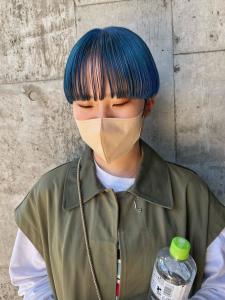 ネオンカラー　ターコイズブルー　ディープブルー　ボブウルフ - ARCANA 明治神宮前 表参道 原宿掲載