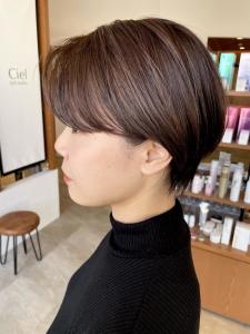 30代女性まろやかなハイライトショートスタイル☆山之内 - SARA Beauty Sight 志免店掲載