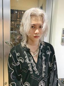 ボブウルフ　ブルージュ　シアーグレージュ　センター分けボブ - ARCANA 明治神宮前 表参道 原宿掲載