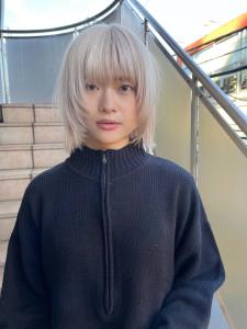 ボブウルフ　ブルージュ　シアーグレージュ　センター分けボブ - ARCANA 明治神宮前 表参道 原宿掲載