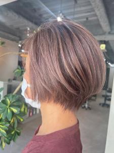 白髪ぼかしハイライト - Flag Hair 西通り店掲載