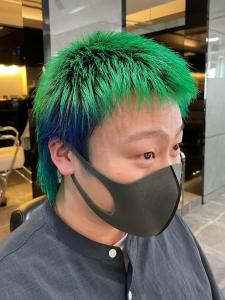 ハイトーン　ツートンカラー　グリーン×ブルー　ボウズ【札幌】 - THIS IS BARBER掲載