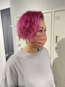 2ブロックハンサムショート_パッションピンク夏木マリ風 - shell吉祥寺【白髪ぼかし/ハイライト/髪質改善/縮毛矯正/ショート】掲載