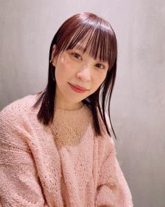 ピンクパープルブリーチなしタイトヘアぱっつんロブ顔周り前髪 - YOKE掲載