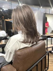 外国人風カラー エギョモリ ネオンカラー シアーグレージュ - ARCANA 明治神宮前 表参道 原宿掲載