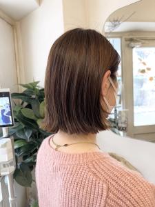 透明感アッシュグレー切りっぱなし外ハネボブ30代梅ヶ丘美容室 - CHAINON掲載