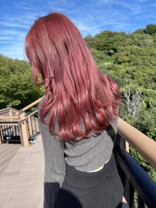 ホワイトグレージュ コンマヘア くすみブルー ダークアッシュ - ARCANA 明治神宮前 表参道 原宿掲載