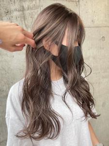 ホワイトグレージュ コンマヘア くすみブルー ダークアッシュ - ARCANA 明治神宮前 表参道 原宿掲載