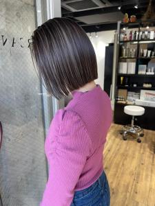 ホワイトグレージュ コンマヘア くすみブルー ダークアッシュ - ARCANA 明治神宮前 表参道 原宿掲載