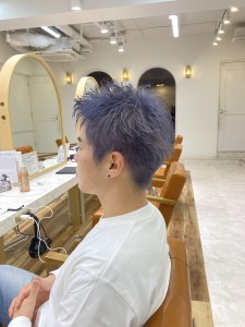 色落ちシルバーのペールネイビー - メンズサロンPORT浦和 ツイストスパイラル/波巻き/ブリーチ掲載