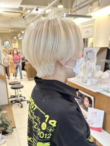 ハイトーン　ホワイトブロンドハンサムショートブリーチ2回 - Neolive aim 横浜店掲載