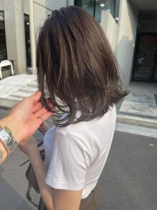 ホワイトグレージュ コンマヘアくすみブルー ダークアッシュ	 - ARCANA 明治神宮前 表参道 原宿掲載