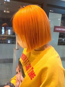 ハイトーンオレンジ×切りっぱなしボブ