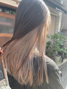 ホワイトベージュインナーカラー - hair salon カミナ掲載
