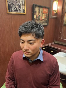 アイロンパーマ アップバングスタイル - メンズ専門理容室 BroTokyo BARBERSHOP 銀座店掲載