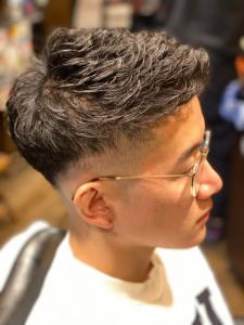 束間ツーブロックマッシュスキンフェードアップバング - ヒロ銀座ヘアーサロン 麻布乃木坂 六本木駅前店掲載