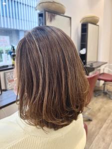 気になる白髪をデザインで楽しむ☆ハイライトカラー - sonata 北千住掲載