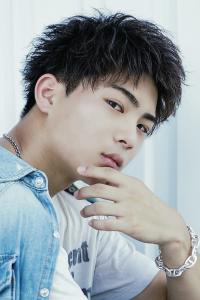 メンズヘア整形スパイラルパーマ波巻きツイストメンズパーマ髪型 - メンズヘア整形サロン GOALD 渋谷本店掲載