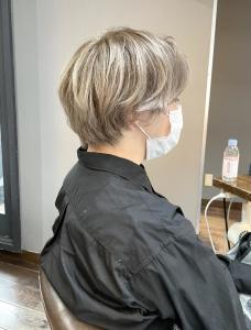 ホワイトブロンドハイライト・ラベージュマッシュ - hair＆make egerie掲載