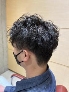 くせ毛風メンズパーマ - EMU international 春日部本店掲載