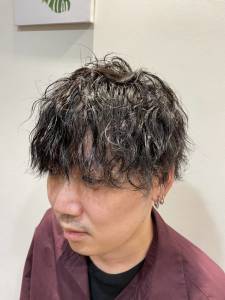 SNSで人気の波巻きパーマ×２ブロック - CLOVER (本店)掲載