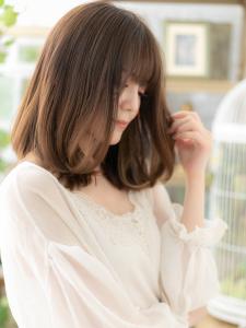 ハイライトカラーくせ毛風小顔エアリーミディプラチナグレージュ - COVER HAIR bliss 上尾西口店掲載