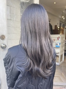 潤い艶感アップアッシュグレージュロングヘア30代梅ヶ丘美容室 - CHAINON掲載