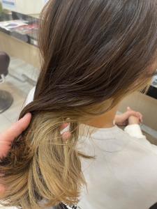 明るめブラウンとミルクティーベージュのインナーカラー - K:R鶴川掲載