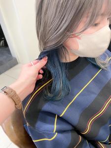 ホワイトグレー 艶ブルーインナーカラー【横浜】w - Neolive aim 横浜店掲載
