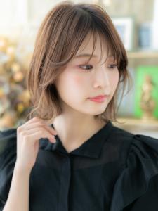 インナーカラー外ハネカール小顔ウルフヘア　プラチナグレージュ - COVER HAIR bliss 戸田公園西口店掲載