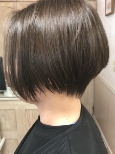前下がりショートボブ - メーキングヘアークラフト 北与野掲載