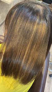 20代30代40代艶さらハイライトアッシュグレー小顔ボブ - hair epoque掲載