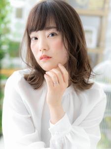 くせ毛風外ハネカール斜めバングくびれヘア　小顔補正立体カット - COVER HAIR bliss志木南口駅前店掲載