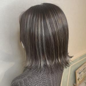 コントラストハイライト　シルバー - hair salon Rien 上尾店掲載