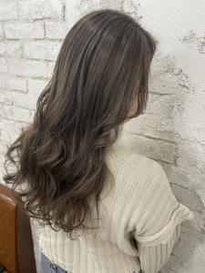 ミルクティーベージュくすみカラーイルミナ池袋 - prize Iris 池袋【プライズ アイリス】池袋駅東口店掲載